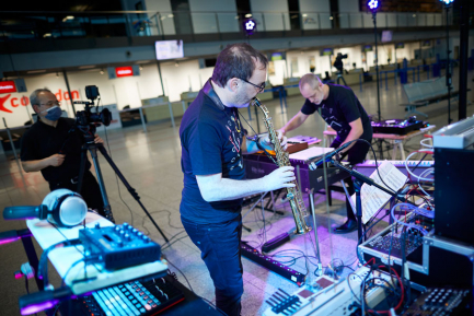 Duo Ziegler Steffens im Flughafen Weeze